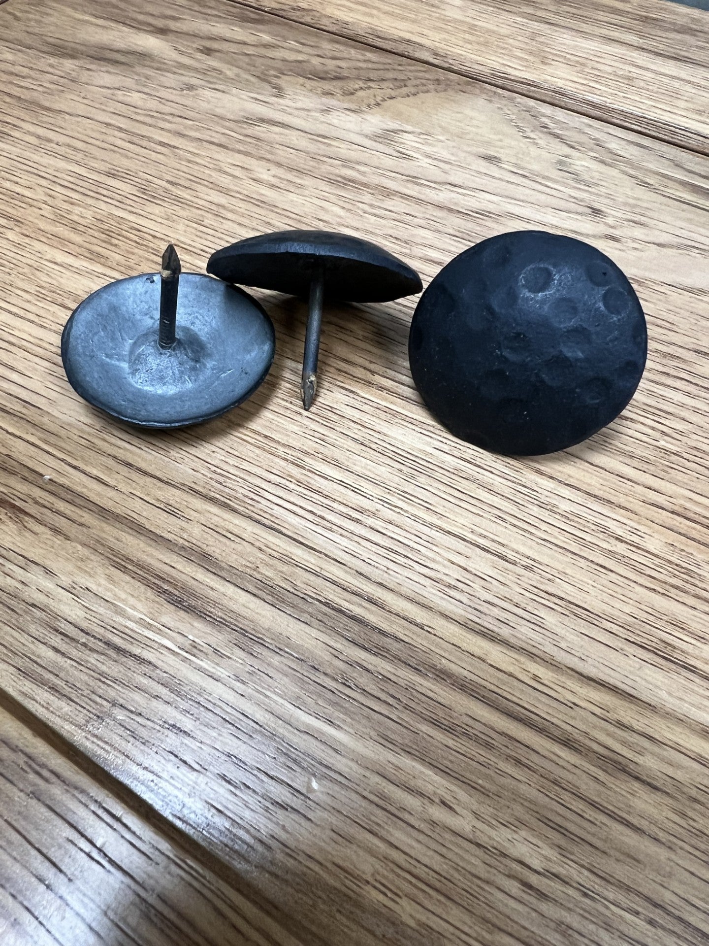 CLEARANCE / DISCONTINUED OLD STYLE ROUND 1 3/4" FLAT BLACK CLAVO