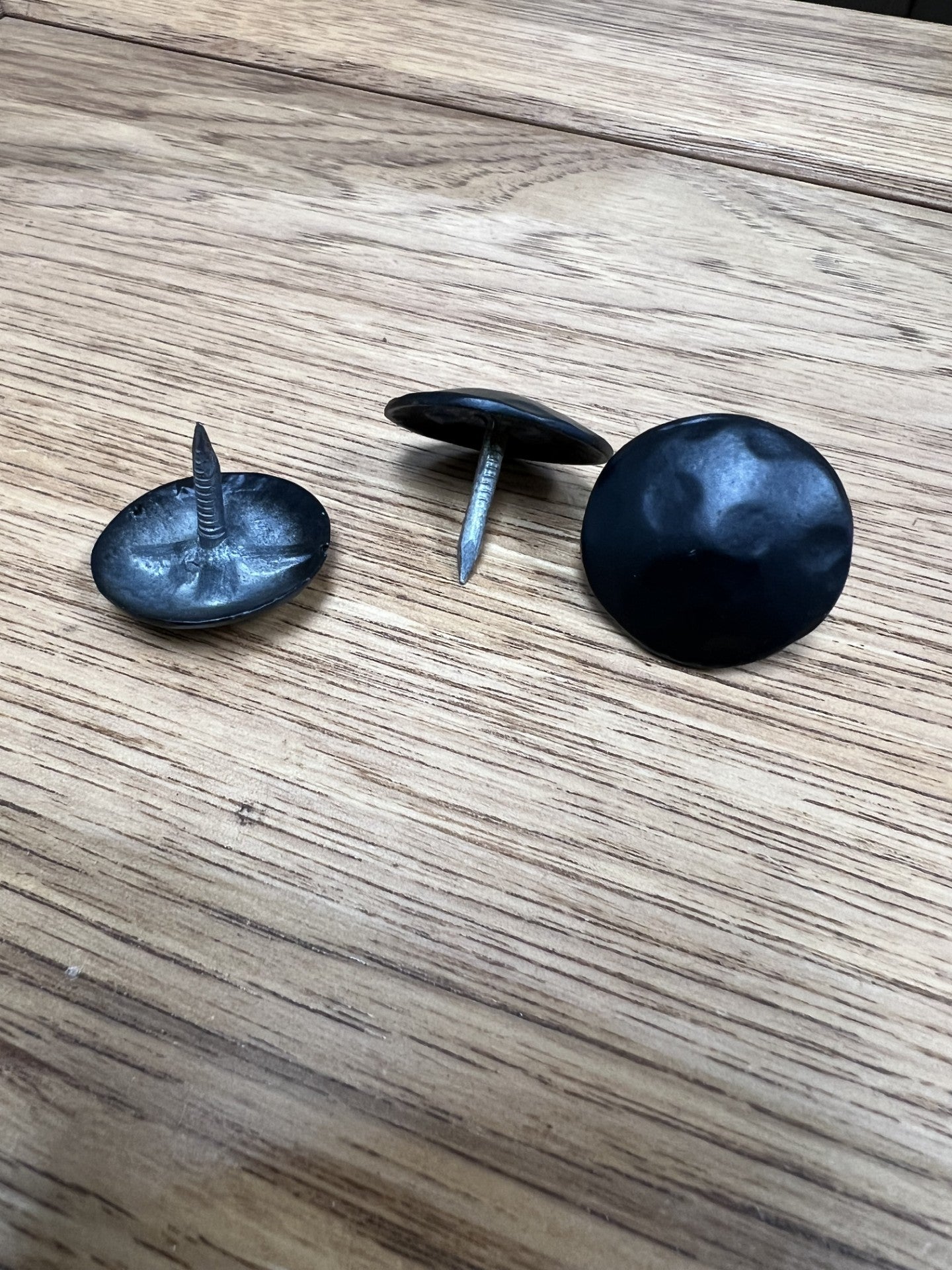 CLEARANCE- OLD STYLE ROUND 1 1/4" BPC CLAVO