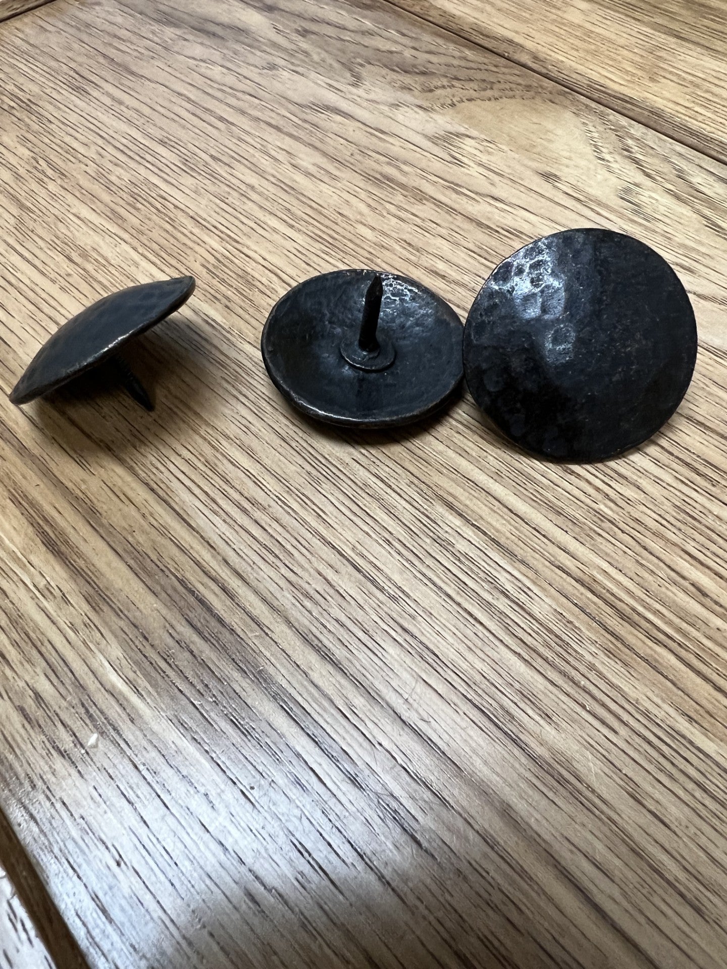 Clearance / Discontinued Old Style OIL RUBBED BRONZE 1 3/4" Clavos
