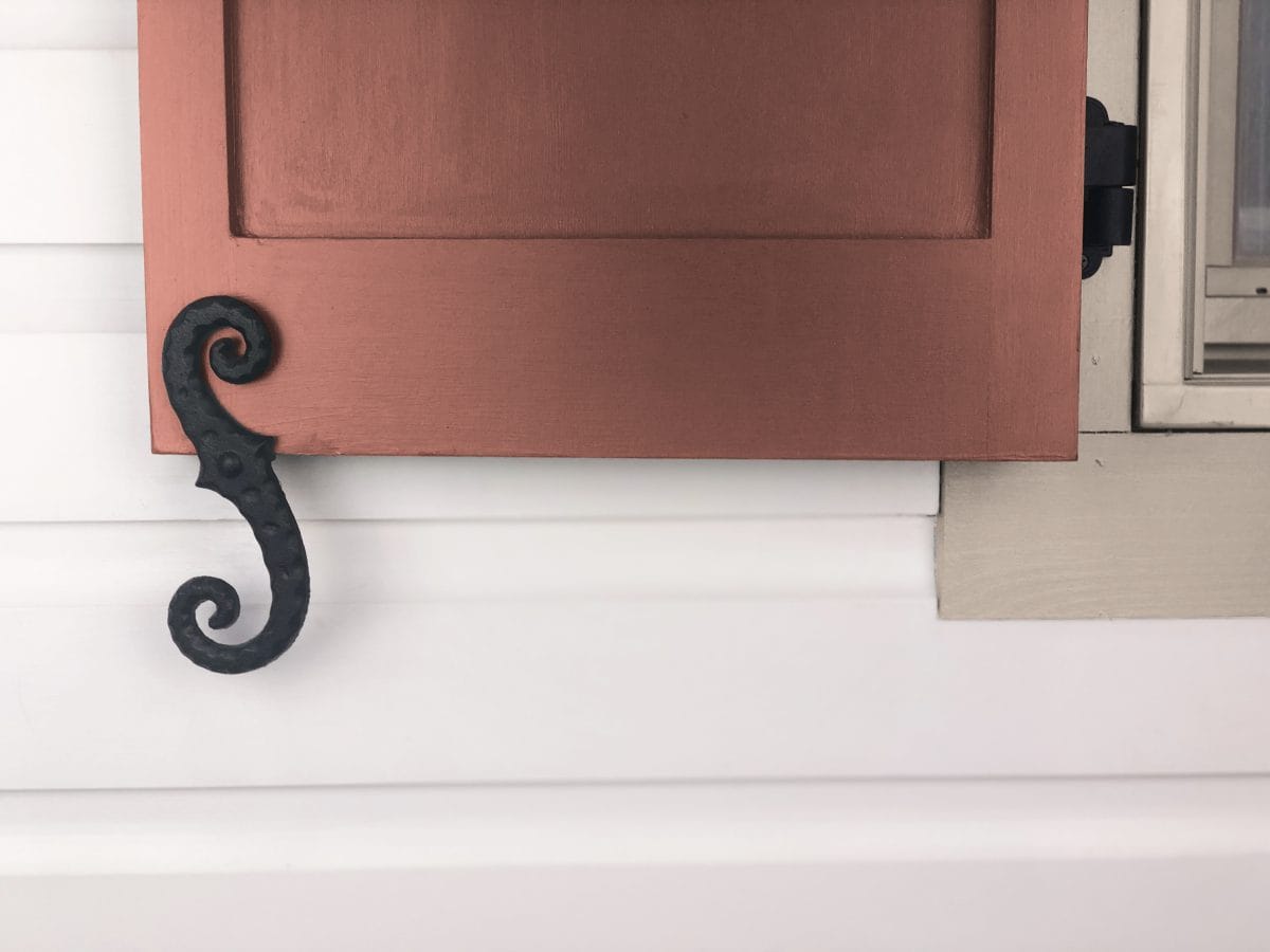Faux Shutter Dogs Tiebacks - Stippled Scroll - 6-3/4 Inch - Black Powder Coat