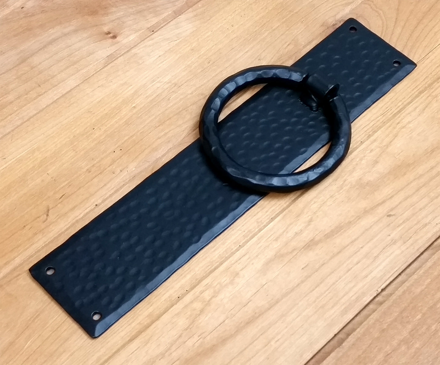 Hammered 4" ring pull with 2.5"x 12" hammered back plate - Barn Door Handle