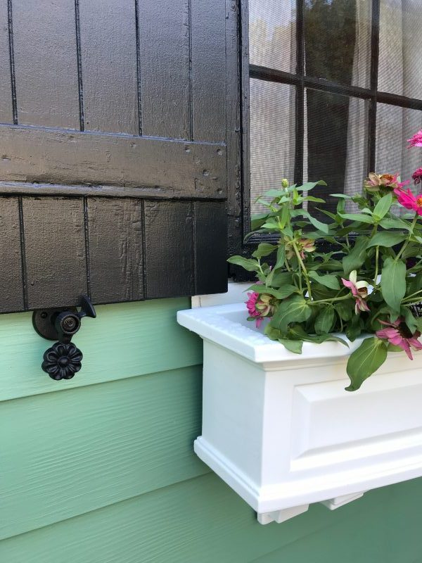 Shutter Dogs Tiebacks - Flower with Post - 4-1/2 Inch - Black Powder Coat