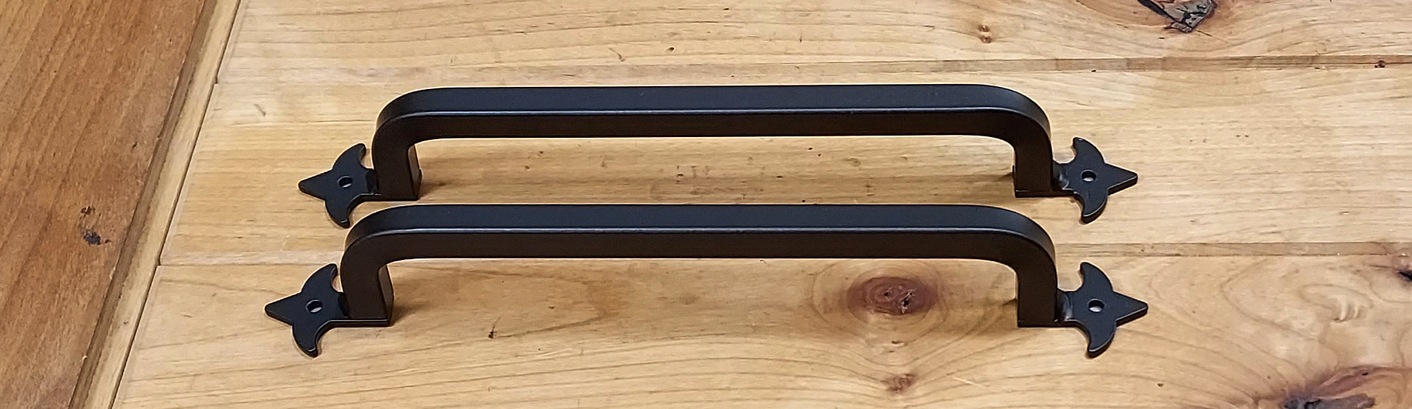 Barn Door Handle Pull - Slimline style - Fleur De Lis - Sideview - Wild West Hardware
