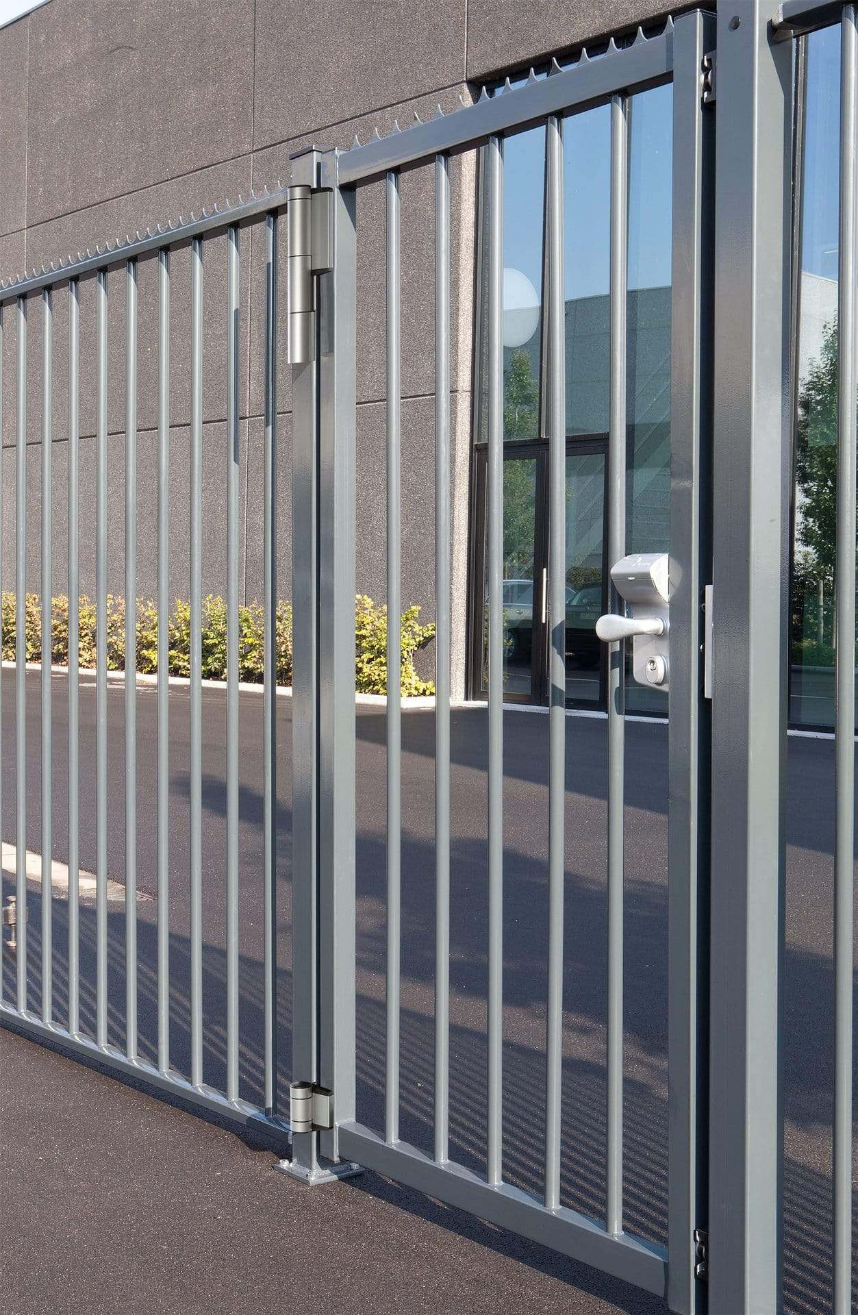 Locinox Dino - 2-Way Adjustable Double Bearing Gate Hinges - For Gates Up To 330 Lbs - Multiple Finishes Available - 2 Pack
