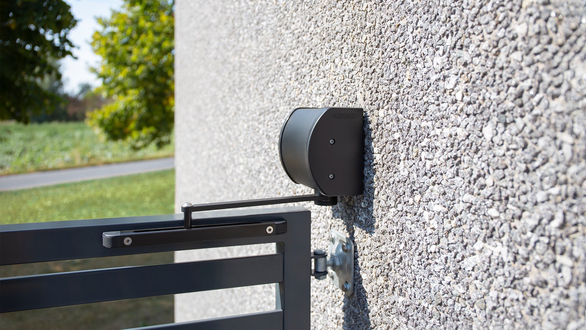 Locinox Panther - Compact Gate Closer - For Gates Up to 330 Lbs - Black Finish - Sold Individually