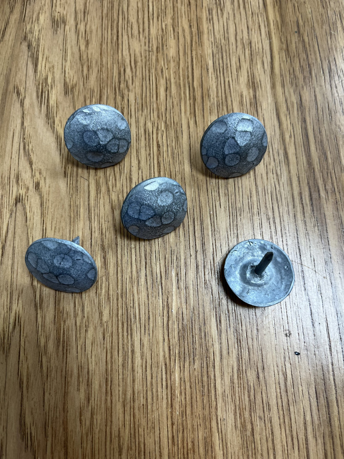 CLEARANCE-DISCONTINUED OLD STYLE  1 1/8" PEWTER CLAVOS