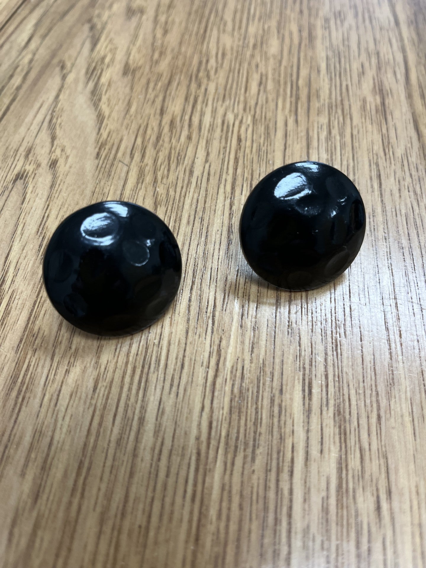 Clearance -Discontinued Old Style 1 1/4" Shiny Black Clavos