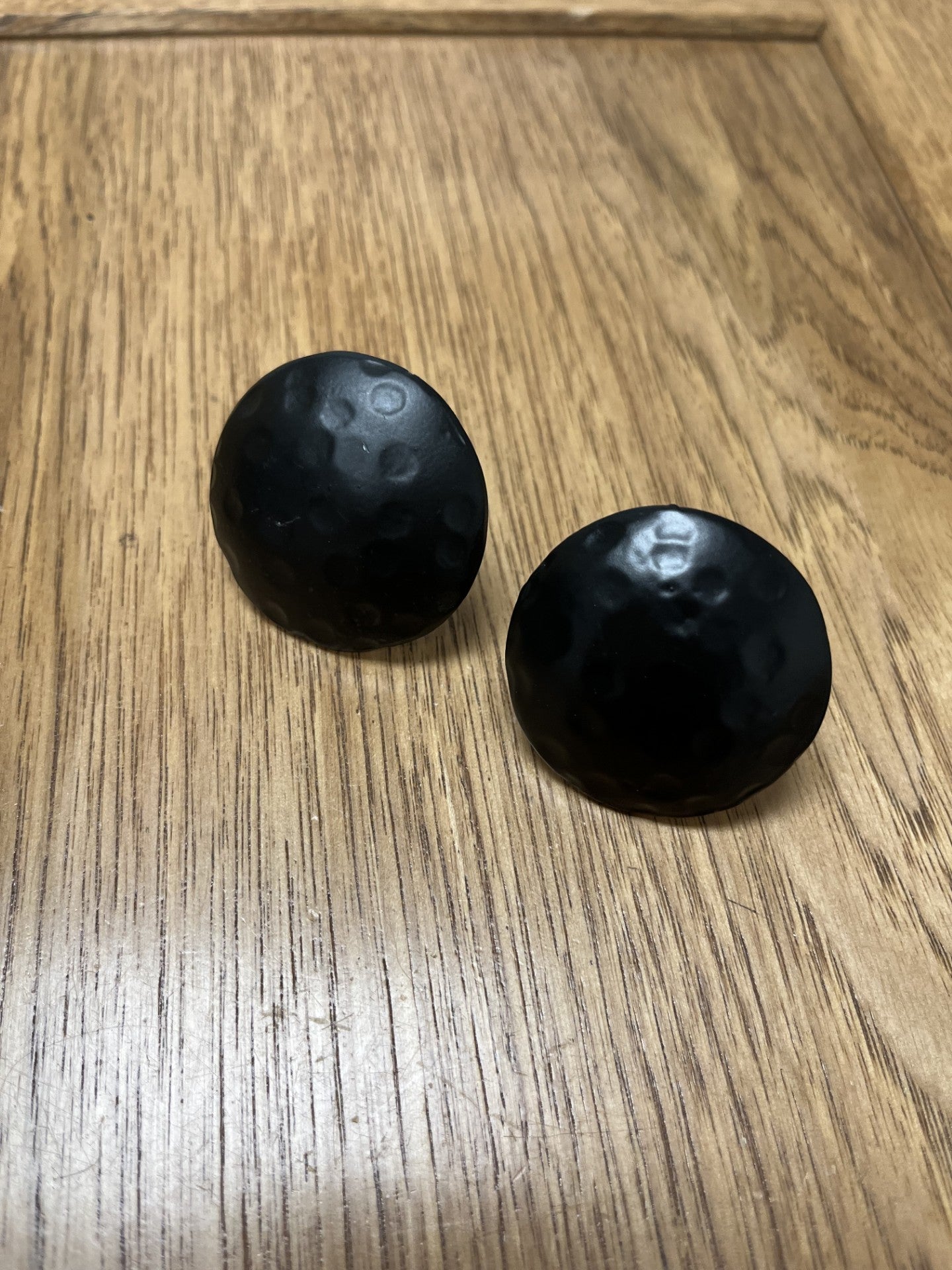 Clearance-Discontinued-Old Style Round 1 3/4" Clavos-Shiny Black