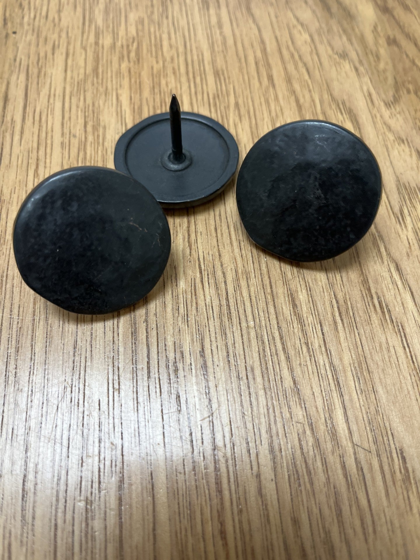 Clearance/Discontinued Old Style 1 1/2" Flat Round Clavos BPC