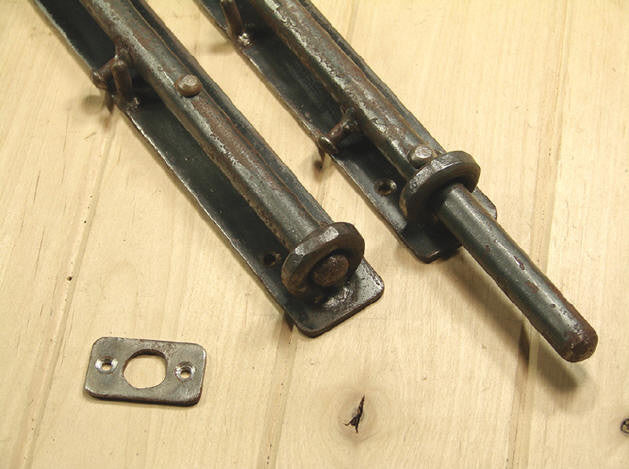 Rustic Cane Bolt "fish tail" handle  (includes flat strike plate) - Wild West Hardware