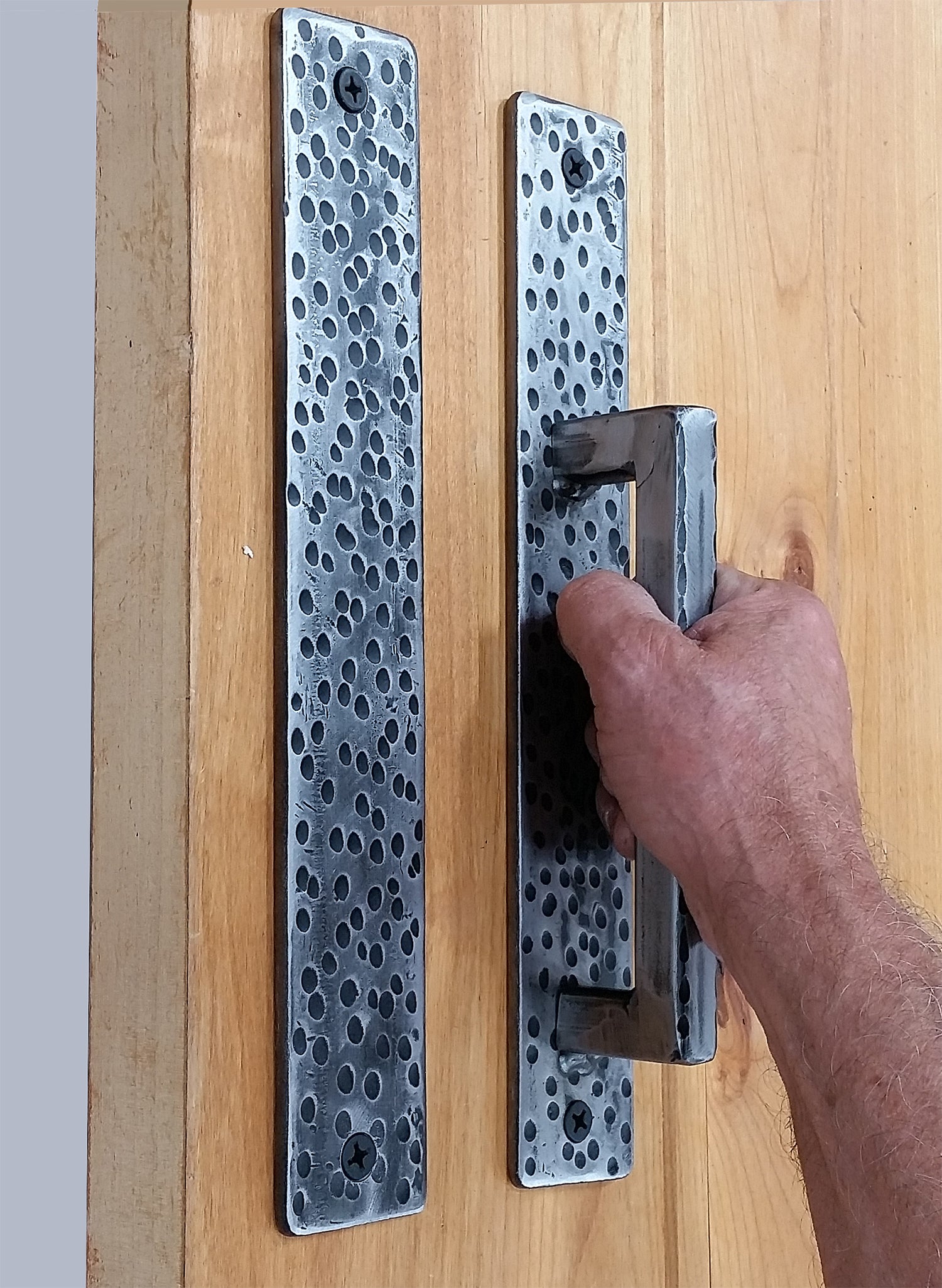 Medium Barn Door Handle and Finger Pull Set - Hand - Wild West Hardware