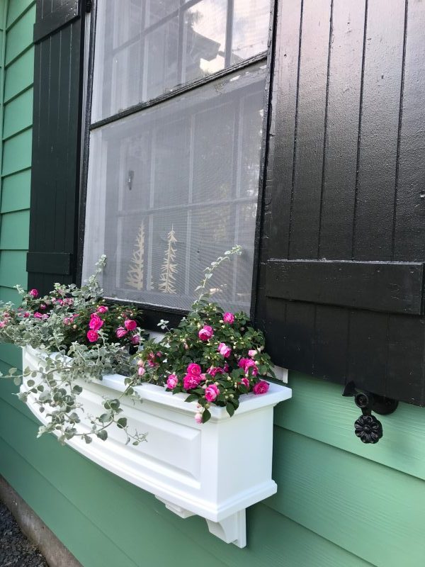 Shutter Dogs Tiebacks - Flower with Post - 4-1/2 Inch - Black Powder Coat