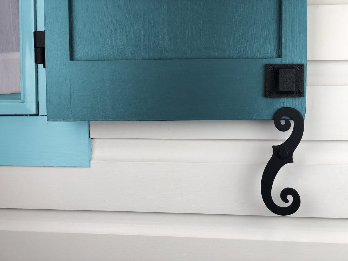 ShutterDogsTiebacks-StainlessSteelScrollwithLag-634Inch-BlackTexturedPowderCoat-Pic5