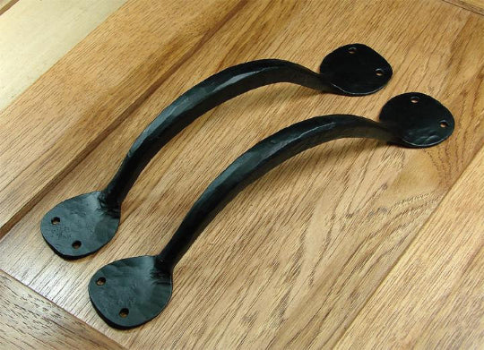 Colonial Style Door Pull - Wild West Hardware
