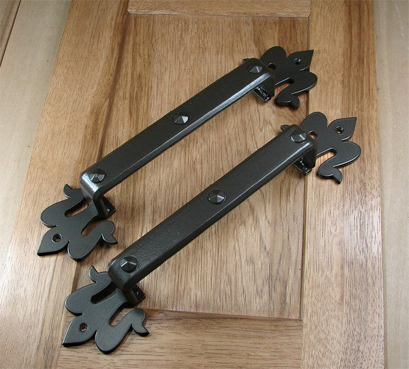 Studded Fleur de Lis Door Pull - Wild West Hardware